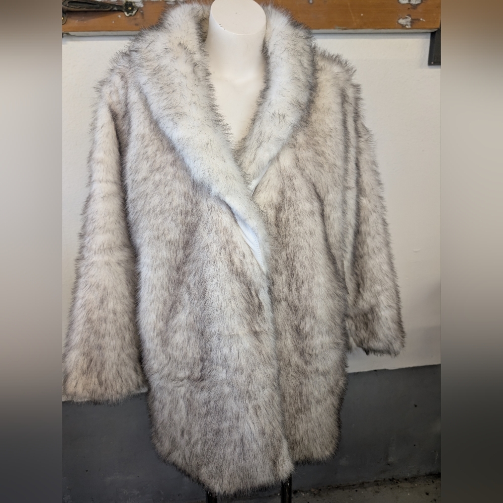 Luxury Faux Fur Teddy Jacket - Cream Gray